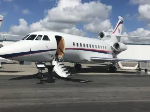 Falcon 900